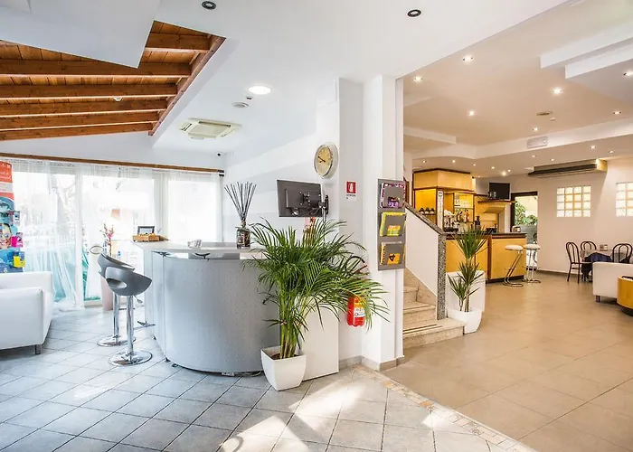 Nancy 3* ريميني