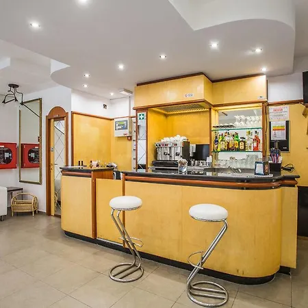 Nancy 3* Римини